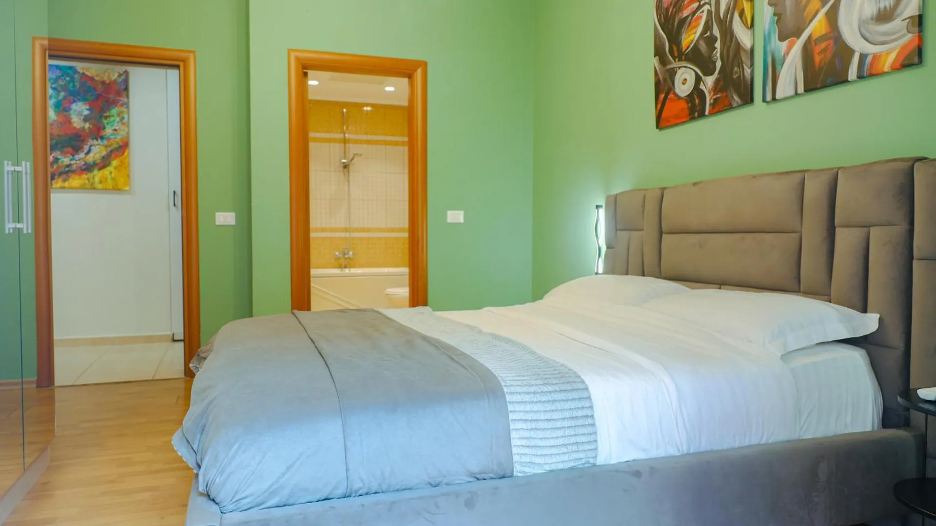 Middle Center Gallery 1 Skanderbeg Square Tirana Apartment
